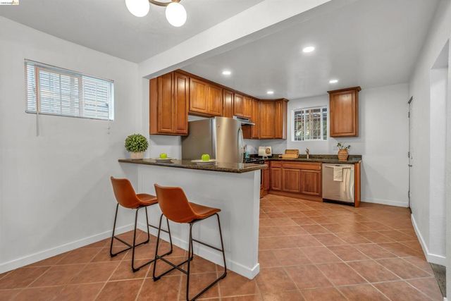 3130 Nicol Ave, Oakland, CA 94602