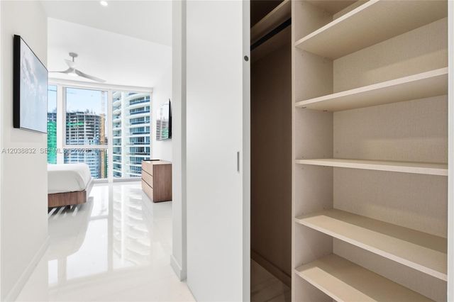 300 Biscayne Boulevard Way 4007W, Miami, FL 33131