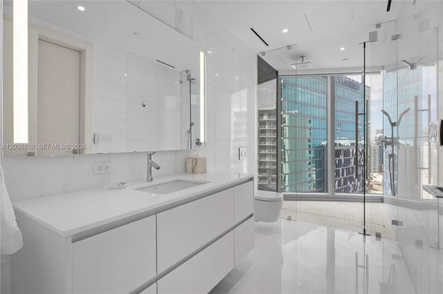 300 Biscayne Boulevard Way 4007W, Miami, FL 33131