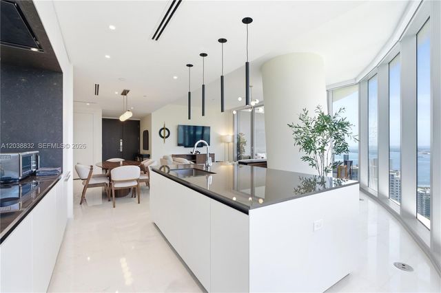 300 Biscayne Boulevard Way 4007W, Miami, FL 33131