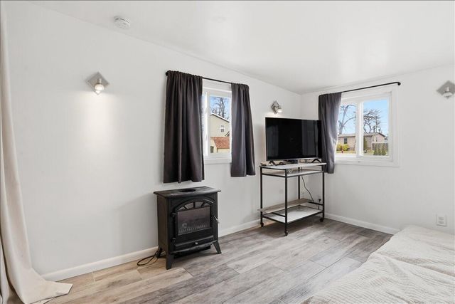 N1142 Walnut ROAD, Genoa City, WI 53128