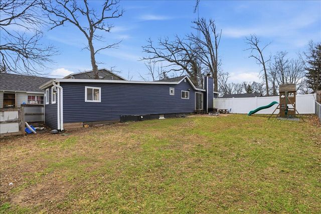 N1142 Walnut ROAD, Genoa City, WI 53128