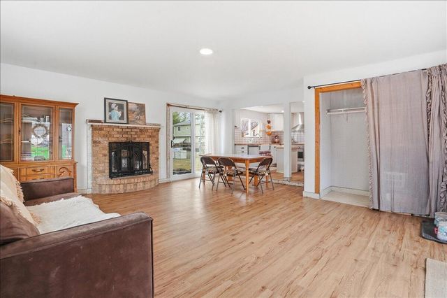 N1142 Walnut ROAD, Genoa City, WI 53128