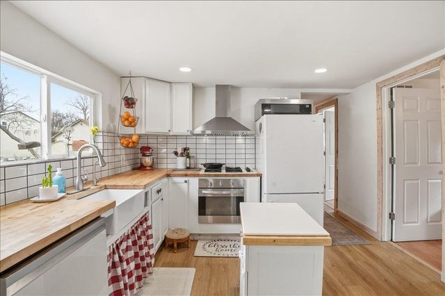 N1142 Walnut ROAD, Genoa City, WI 53128