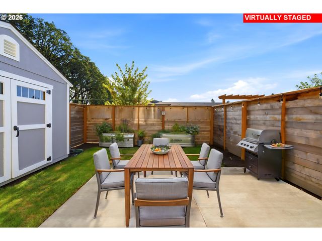 1145 Nw MICHELBOOK Ln, Mc Minnville, OR 97128