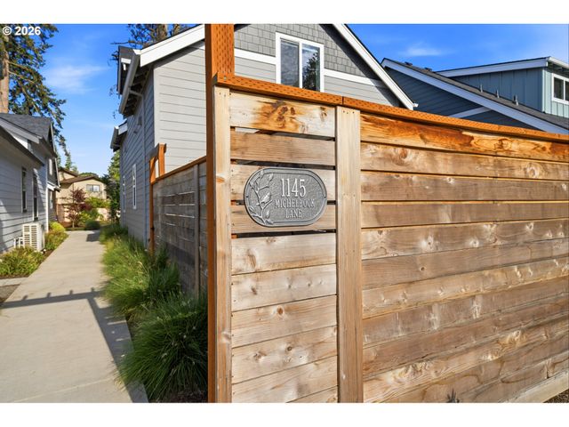 1145 Nw MICHELBOOK Ln, Mc Minnville, OR 97128