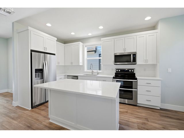 1145 Nw MICHELBOOK Ln, Mc Minnville, OR 97128