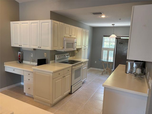 6870 FAIRVIEW TERRACE 6870, Bradenton, FL 34203