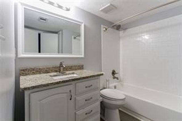 135 Barrington Drive E, Roswell, GA 30076