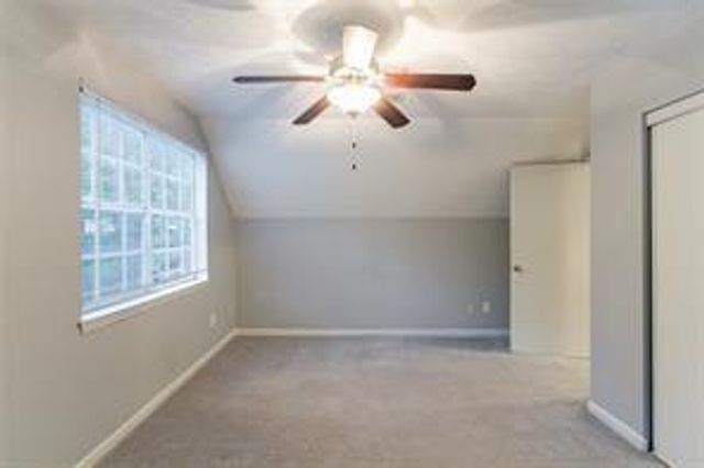 135 Barrington Drive E, Roswell, GA 30076