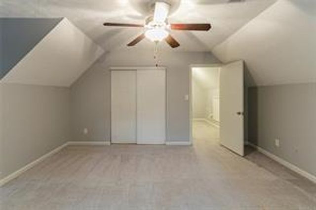 135 Barrington Drive E, Roswell, GA 30076