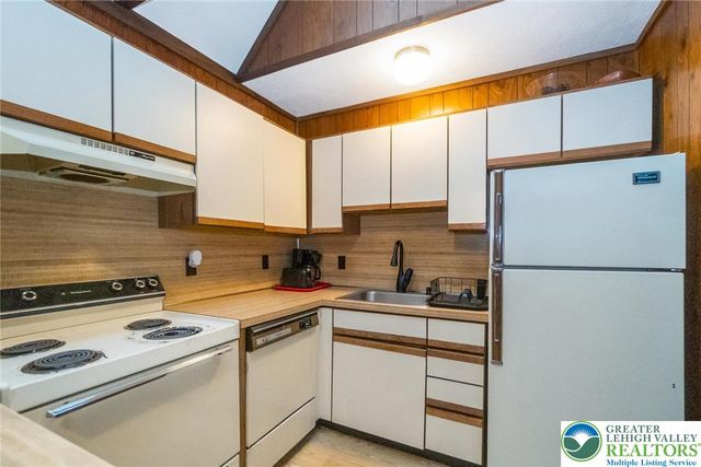 159 Penn Forest Trail, Penn Forest Twp, PA 18210