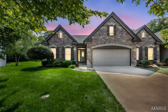 309 Revolution Drive, St Peters, MO 63376