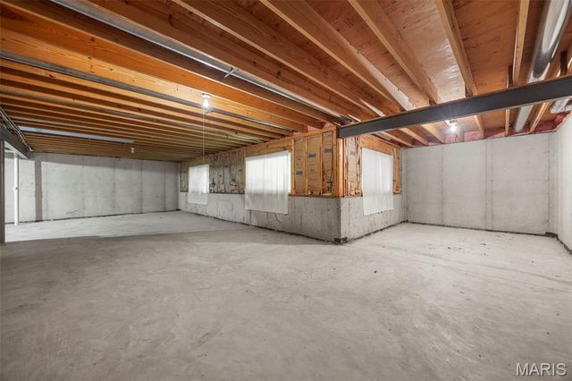 309 Revolution Drive, St Peters, MO 63376