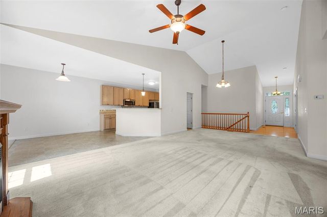 309 Revolution Drive, St Peters, MO 63376
