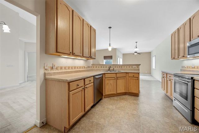 309 Revolution Drive, St Peters, MO 63376