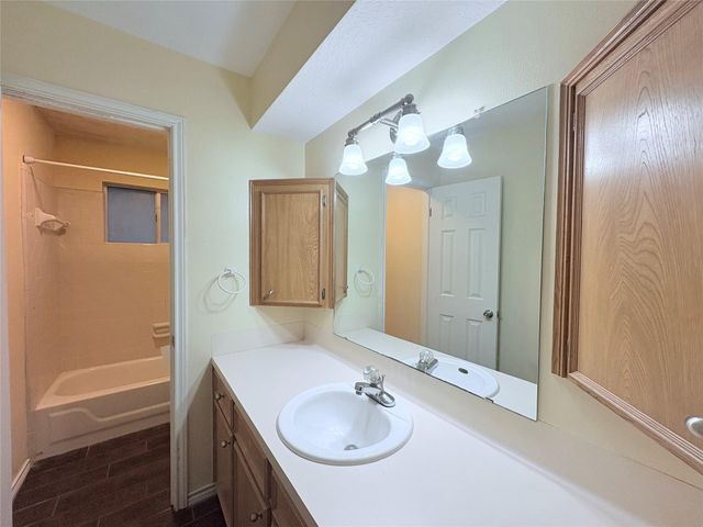 3820 Clover Drive, Alvin, TX 77511