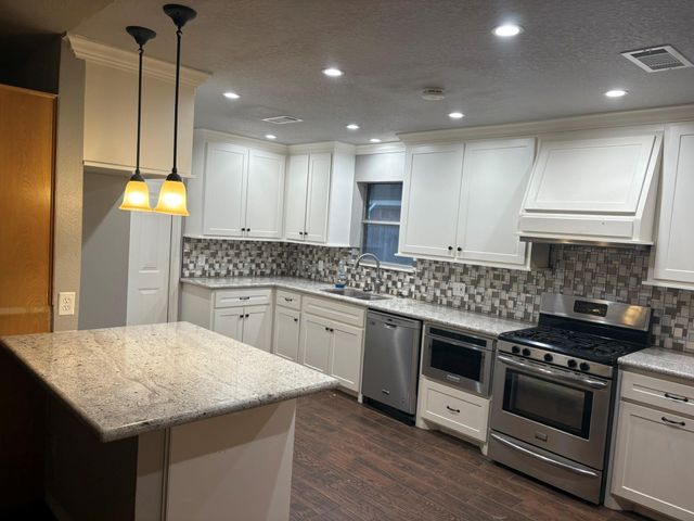 3820 Clover Drive, Alvin, TX 77511