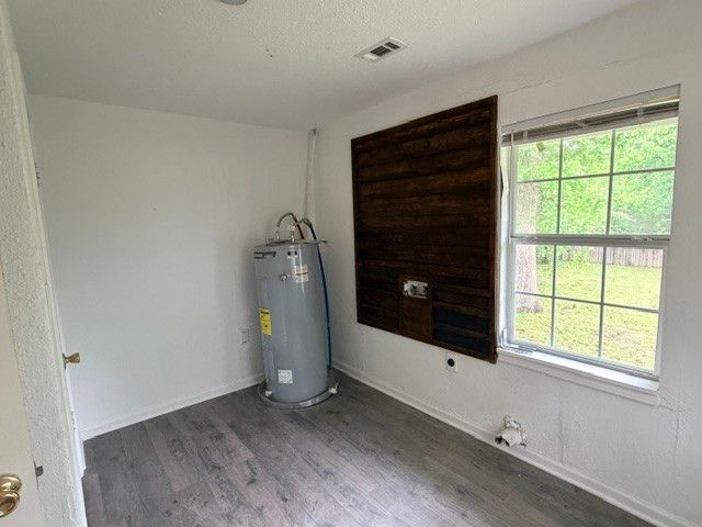 927 W Baker Street, Denison, TX 75020
