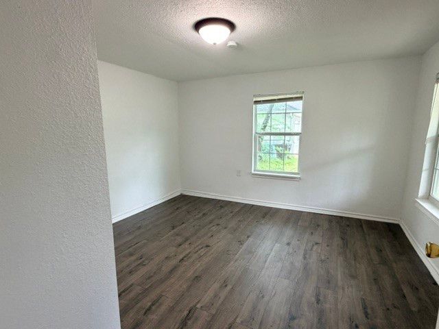 927 W Baker Street, Denison, TX 75020
