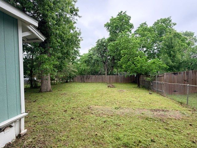 927 W Baker Street, Denison, TX 75020
