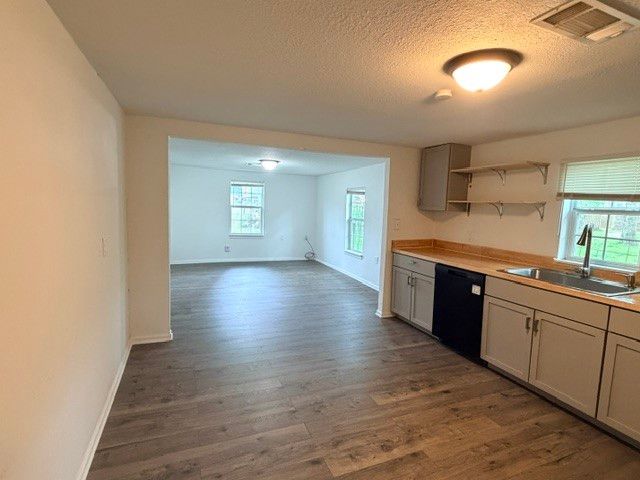 927 W Baker Street, Denison, TX 75020