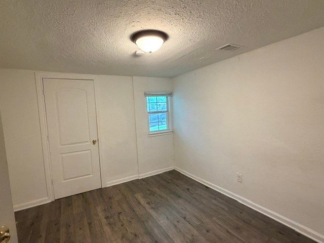 927 W Baker Street, Denison, TX 75020