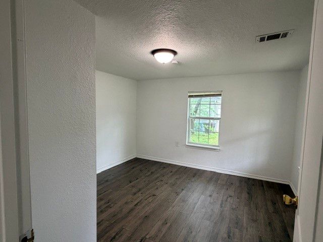 927 W Baker Street, Denison, TX 75020