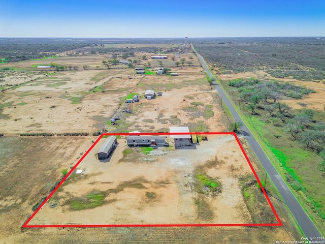 985 County Road 307, Jourdanton, TX 78026