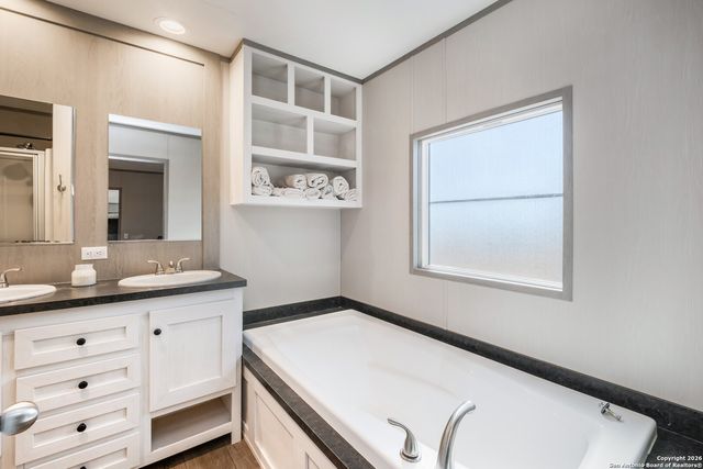 985 County Road 307, Jourdanton, TX 78026