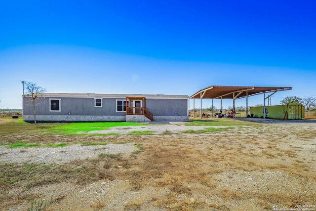 985 County Road 307, Jourdanton, TX 78026