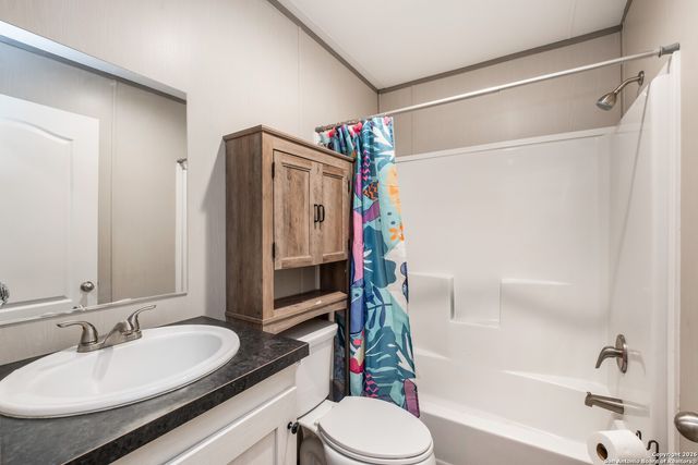 985 County Road 307, Jourdanton, TX 78026