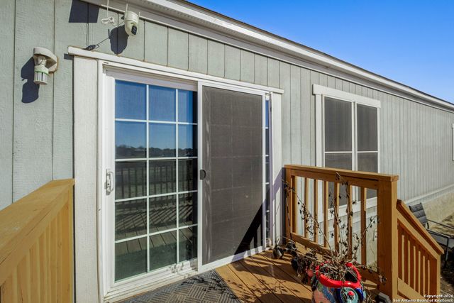 985 County Road 307, Jourdanton, TX 78026