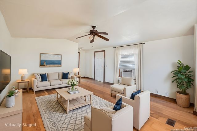 985 County Road 307, Jourdanton, TX 78026