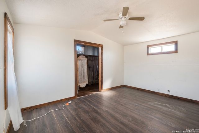 985 County Road 307, Jourdanton, TX 78026