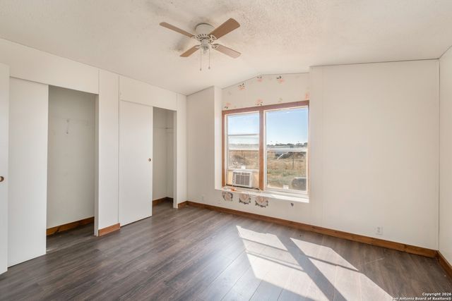 985 County Road 307, Jourdanton, TX 78026