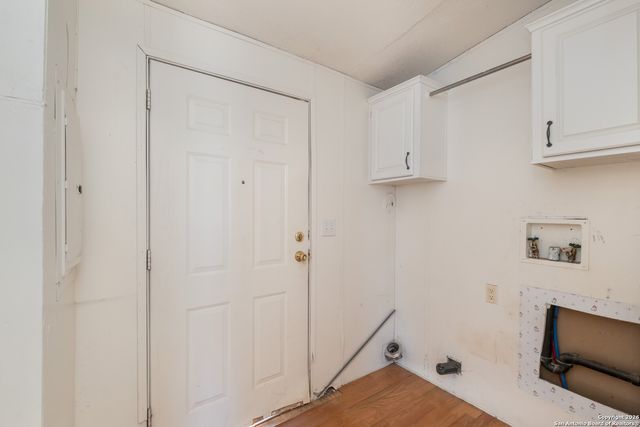 985 County Road 307, Jourdanton, TX 78026