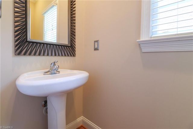 22 Dutchmans Pipe Cove, Greensboro, NC 27455