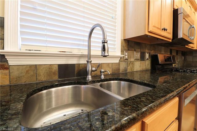 22 Dutchmans Pipe Cove, Greensboro, NC 27455