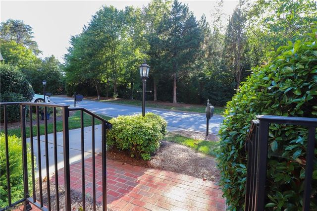 22 Dutchmans Pipe Cove, Greensboro, NC 27455