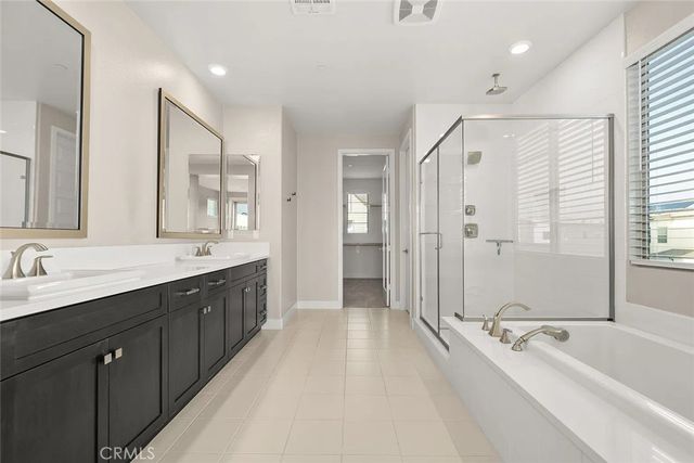 150 Scale, Irvine, CA 92618
