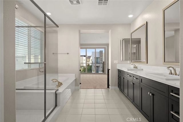 150 Scale, Irvine, CA 92618