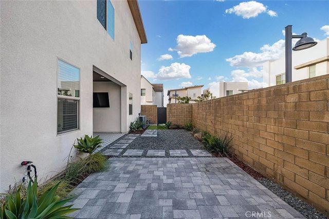 150 Scale, Irvine, CA 92618