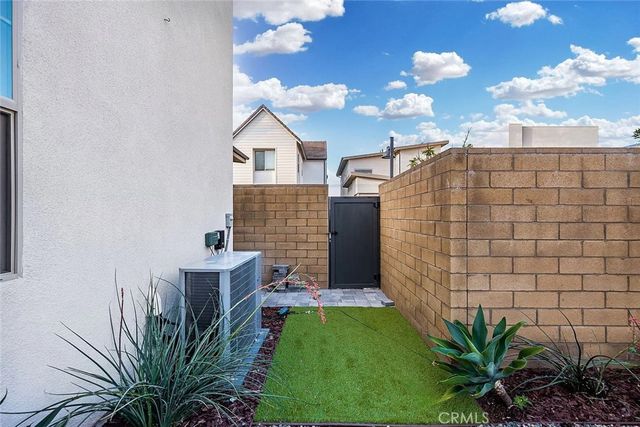150 Scale, Irvine, CA 92618