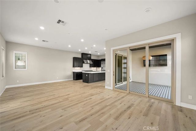 150 Scale, Irvine, CA 92618