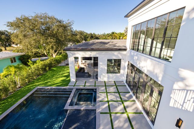 12385 COCONUT ROW Road, Palm Beach Gardens, FL 33410