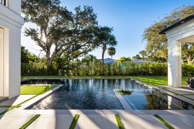 12385 COCONUT ROW Road, Palm Beach Gardens, FL 33410