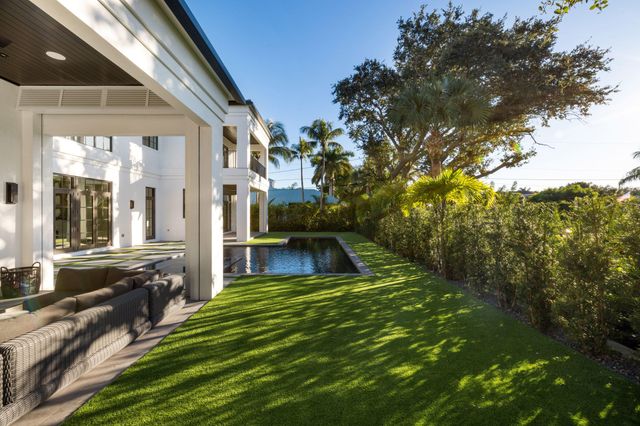 12385 COCONUT ROW Road, Palm Beach Gardens, FL 33410