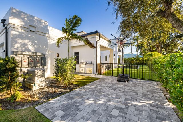 12385 COCONUT ROW Road, Palm Beach Gardens, FL 33410