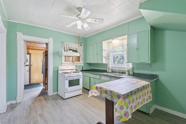 201 N Hinkley Avenue, Rockford, IL 61101